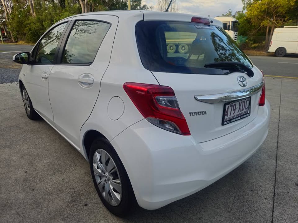2015 Toyota yaris 5 door automatic hatch 5.jpg
